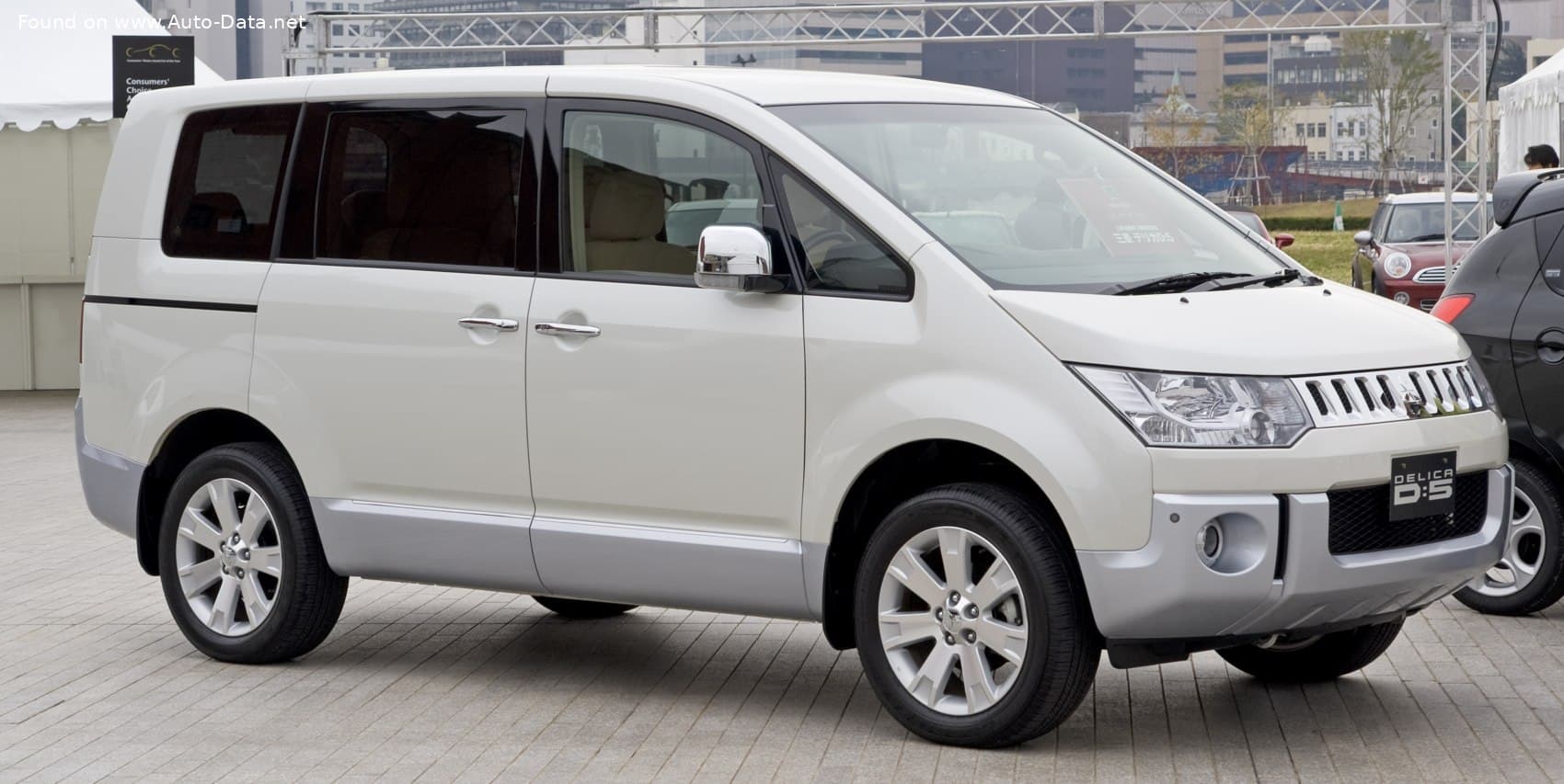 2012 Mitsubishi Delica