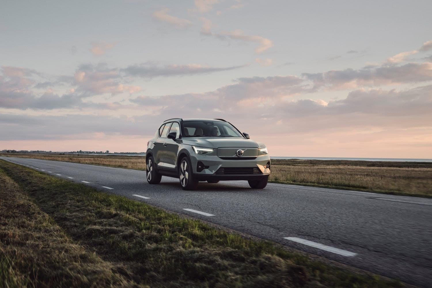 2023 Volvo XC40 2.0 B4