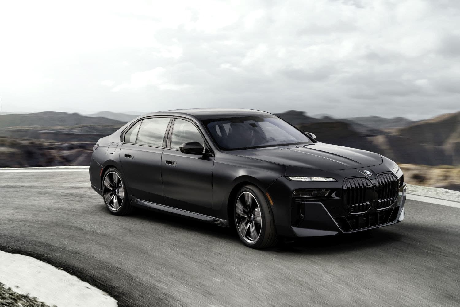 2025 BMW 7 Serisi 760i xDrive Long, Düşük KM