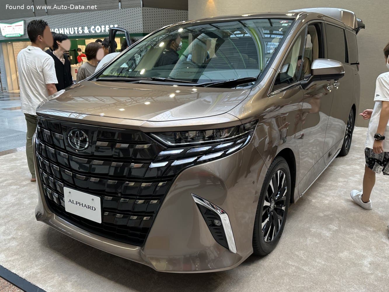 2025 Toyota Alphard Executive Lounge S